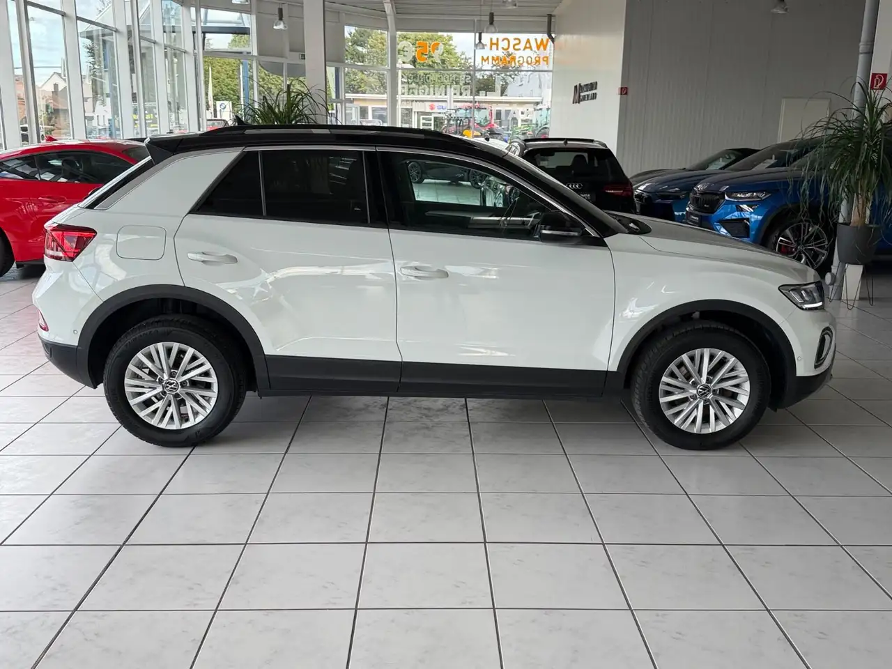 Volkswagen T-Roc Life, миниатюра 5