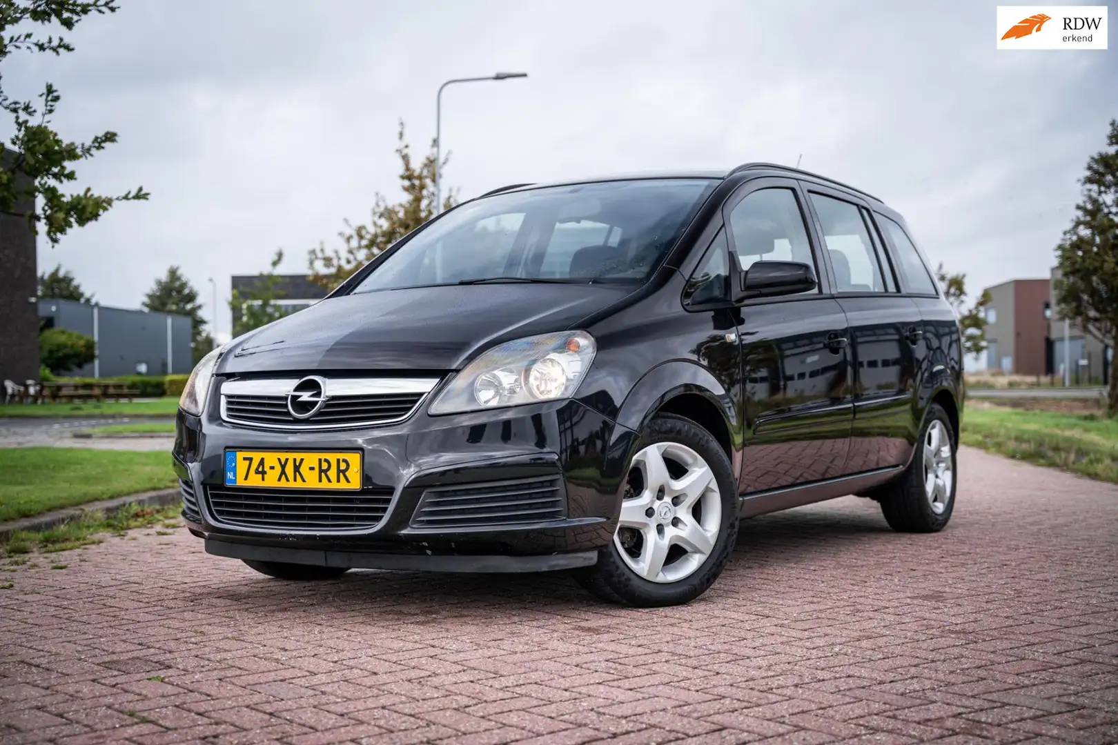 Opel Zafira 1.8 Business 7 persoons Zwart - 1