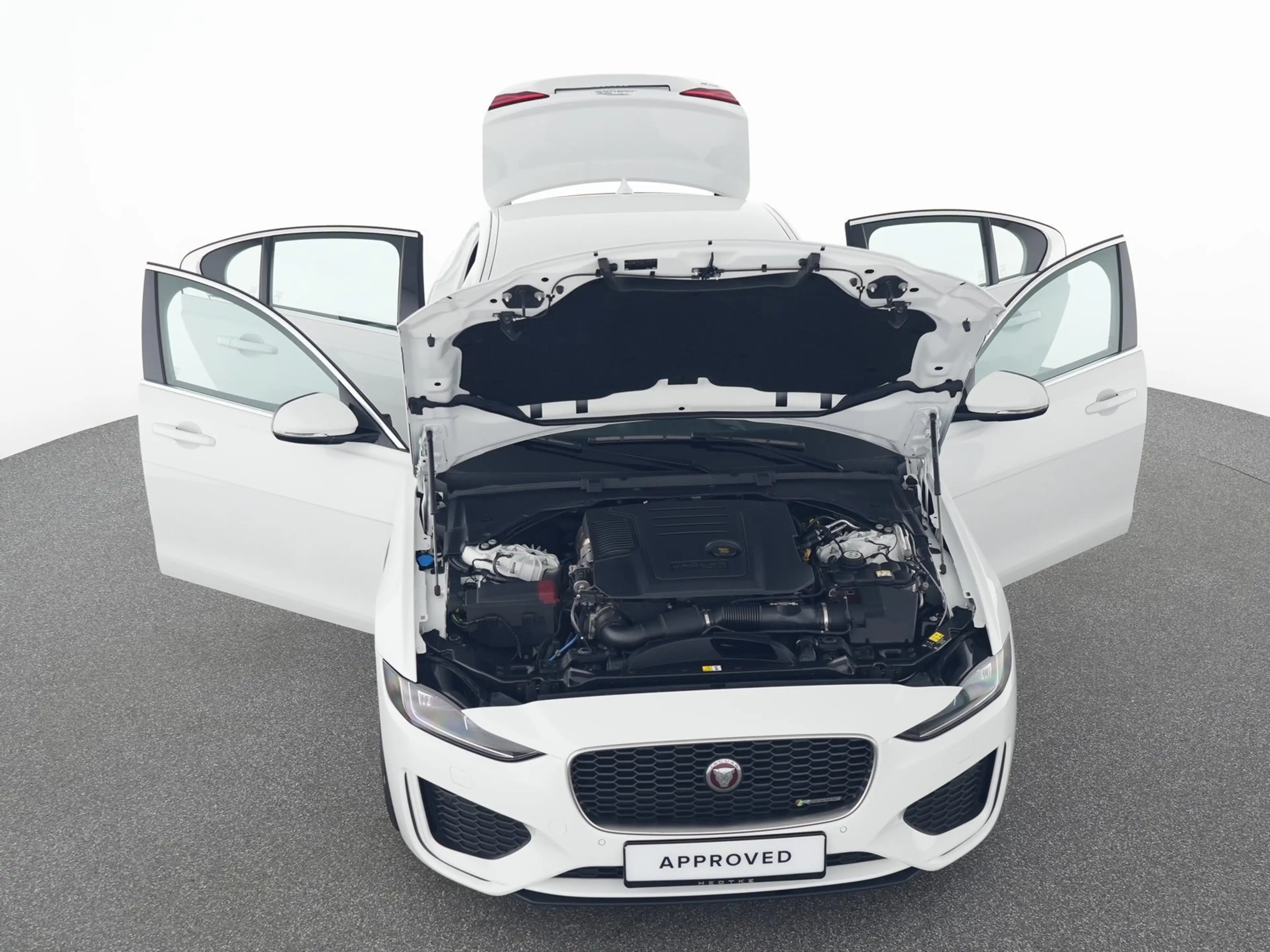 Jaguar XE D200 RWD R-Dynamic HSE *Memory/Sitzheizung* — photo 13