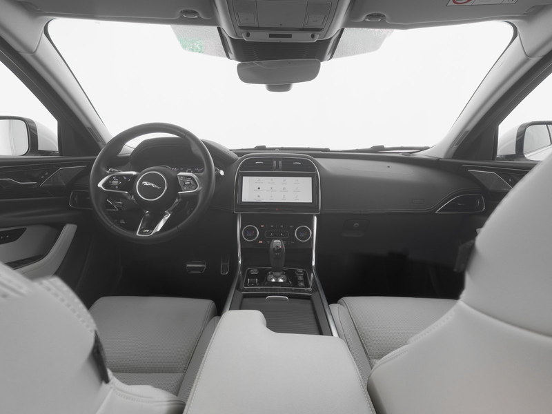 Jaguar XE D200 RWD R-Dynamic HSE *Memory/Sitzheizung* — photo 3