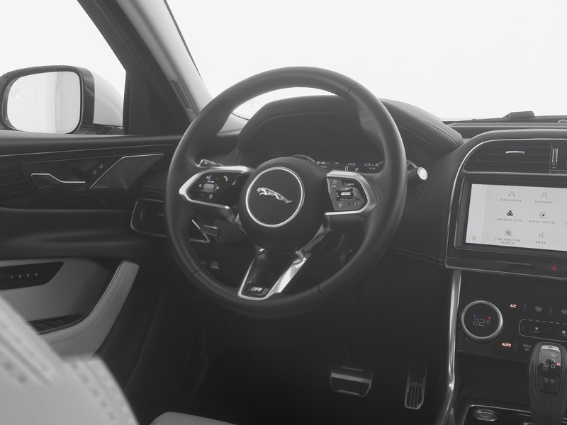 Jaguar XE D200 RWD R-Dynamic HSE *Memory/Sitzheizung* — photo 4
