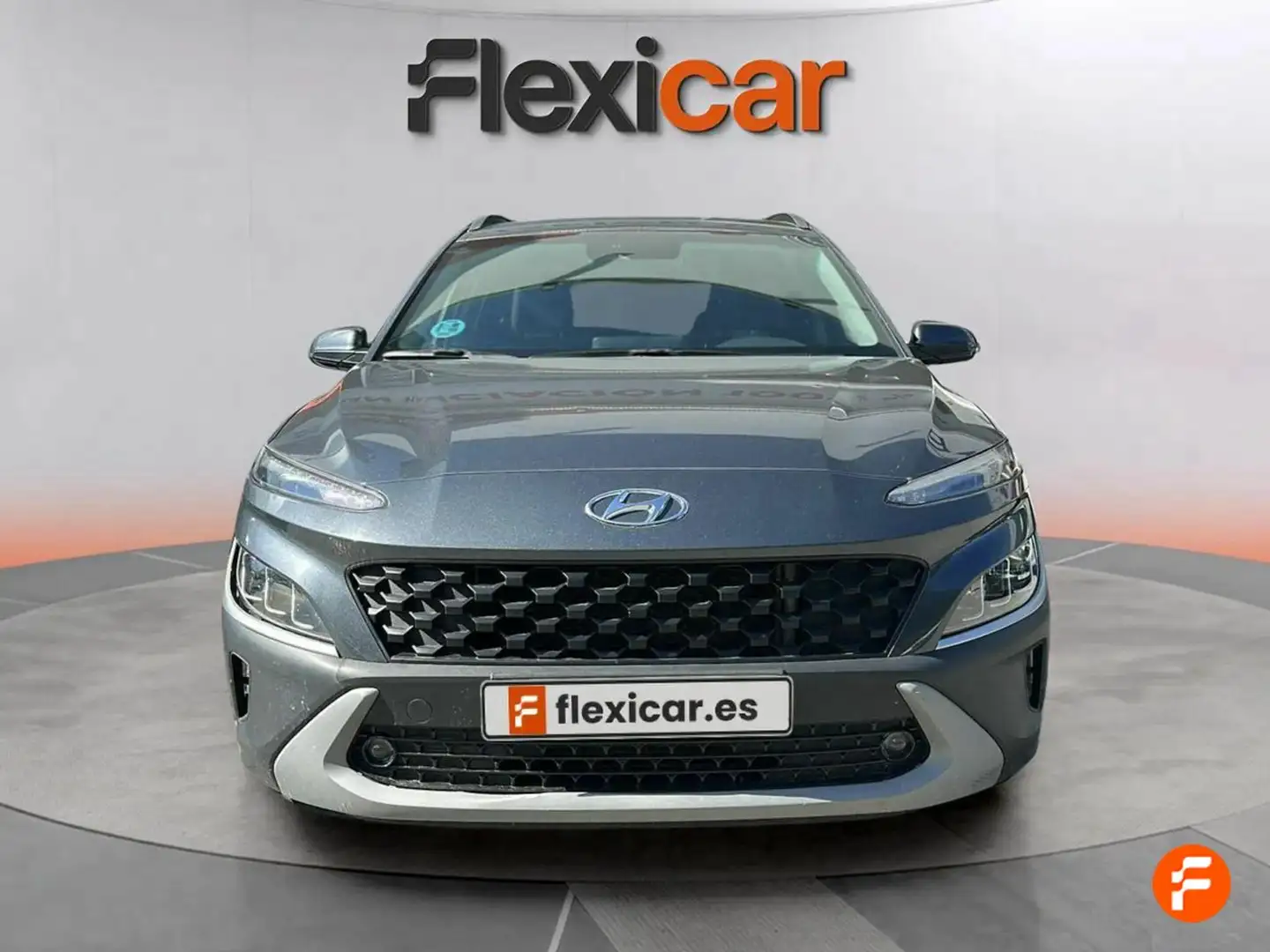 Hyundai KONA 1.0 TGDI Maxx 4x2 Gris - 2