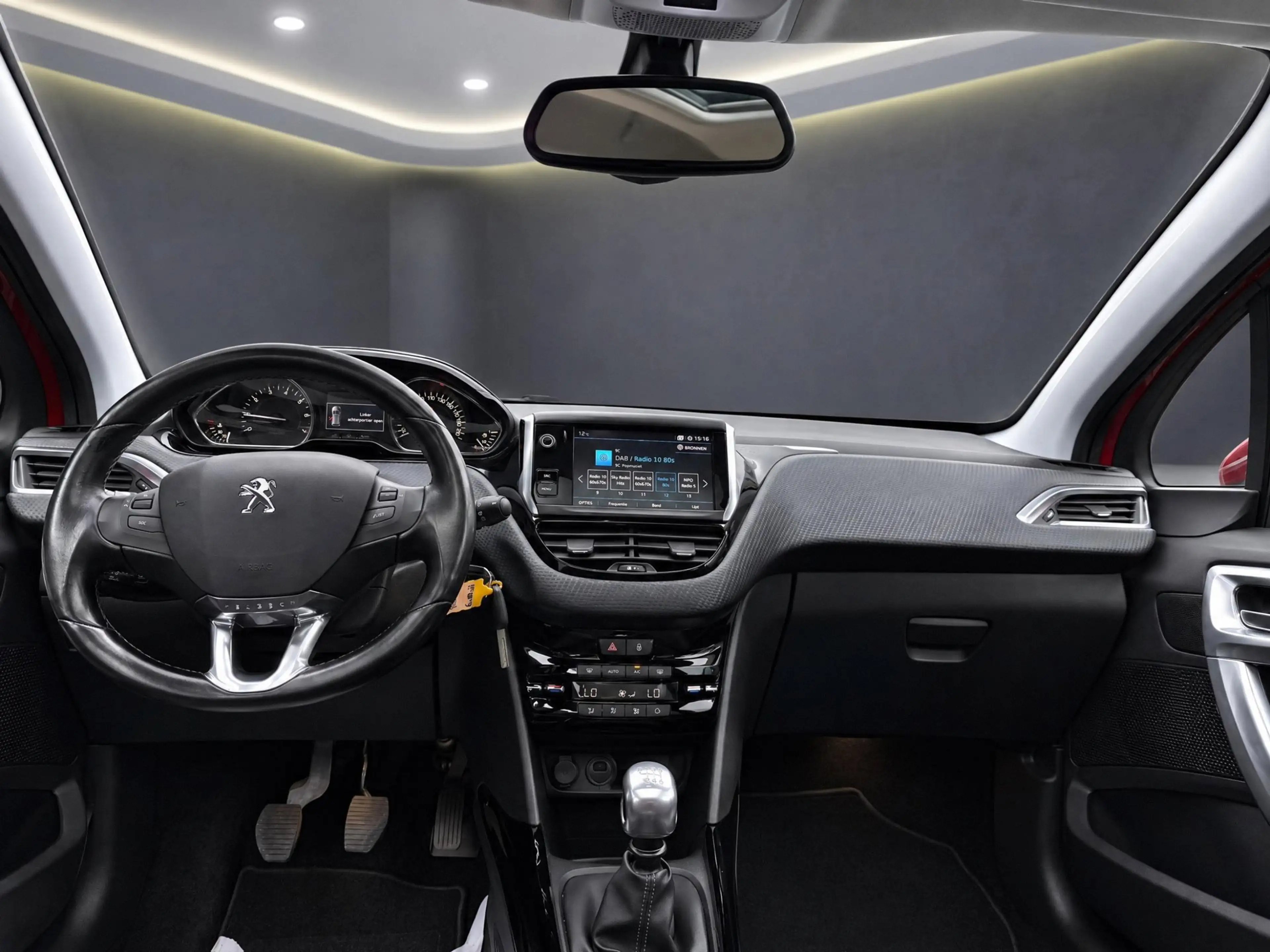Peugeot 2008 1.2 PureTech Allure met Panorama dak !!! Led !!! D — photo 14