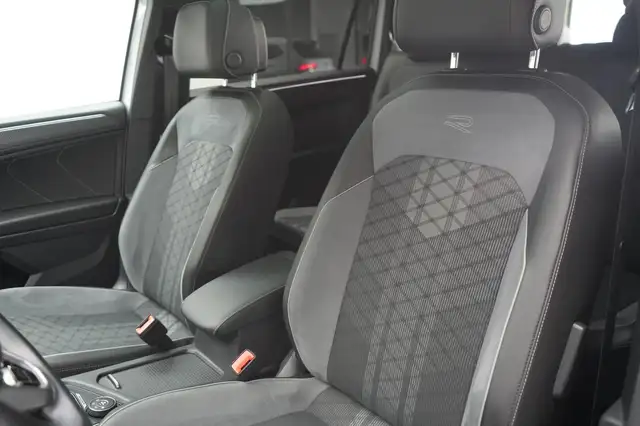 Volkswagen Tiguan view 11
