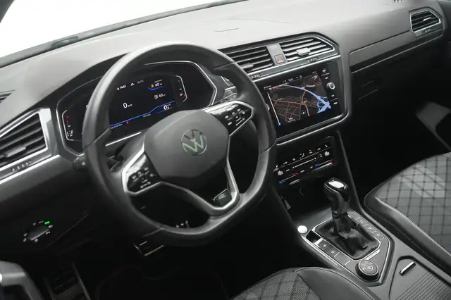 Volkswagen Tiguan view 12