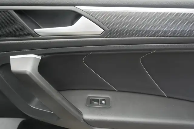 Volkswagen Tiguan view 9