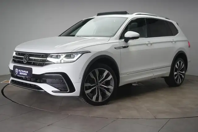 Volkswagen Tiguan view 2