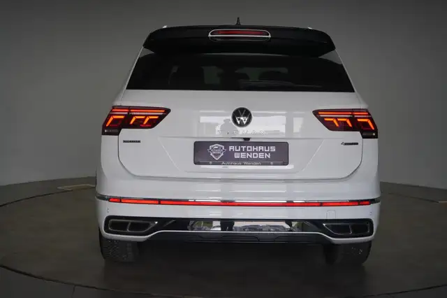 Volkswagen Tiguan view 5