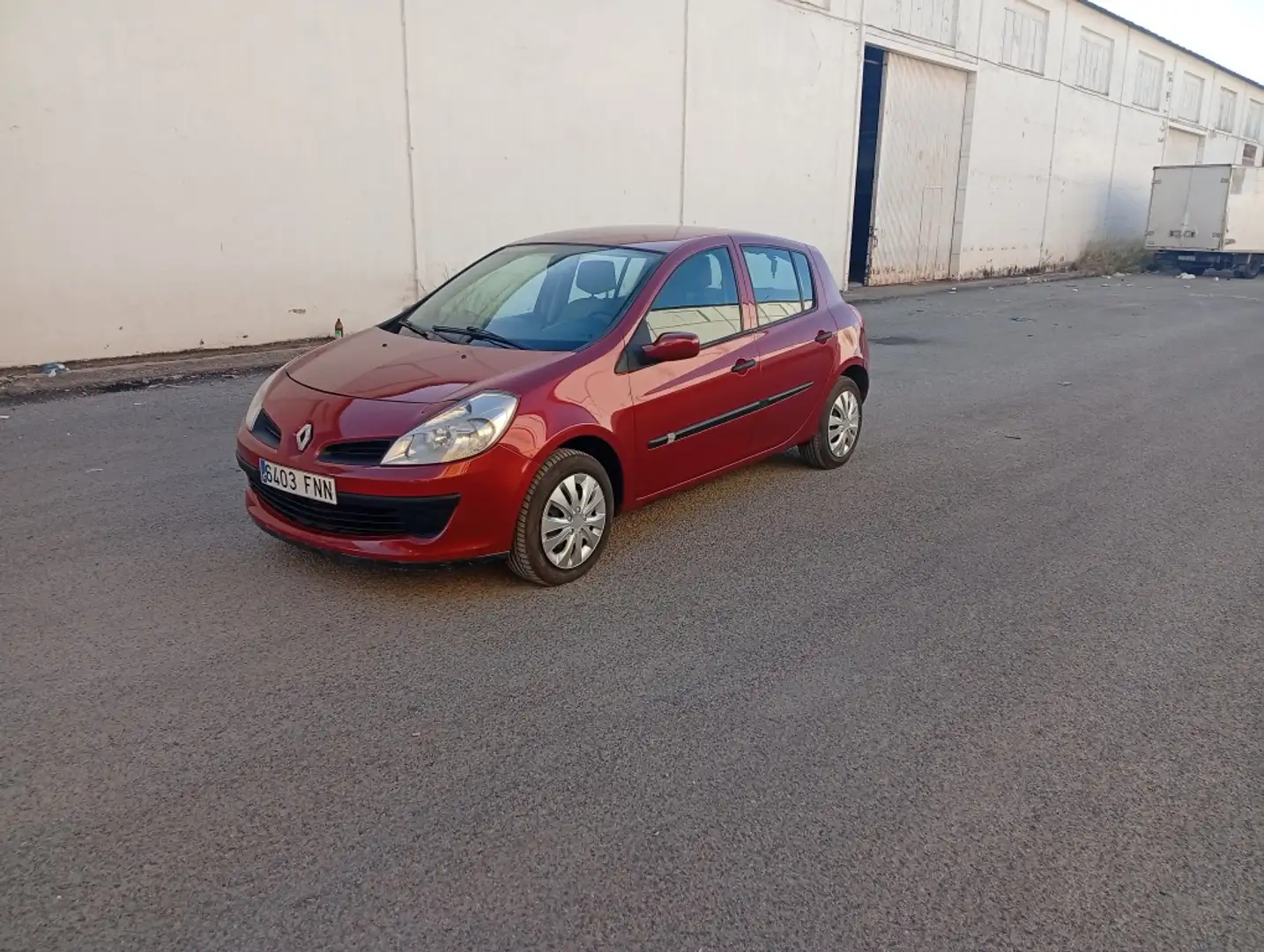 Renault Clio 1.5dCi Authentique 85 Burdeos - 1