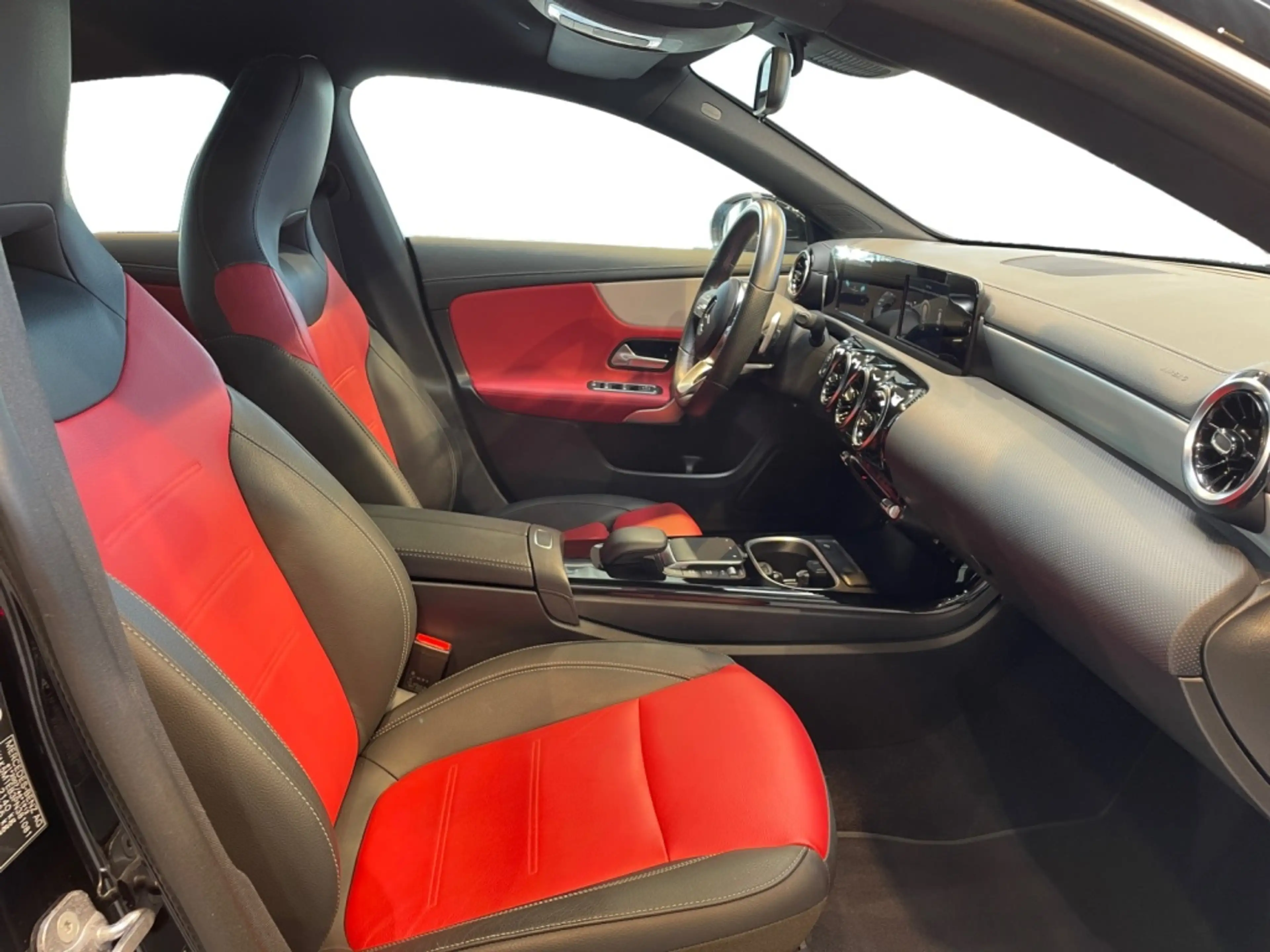 Mercedes-Benz CLA 220 d Shooting Brake AMG AMG+MBUX+Navi+AUT — photo 10