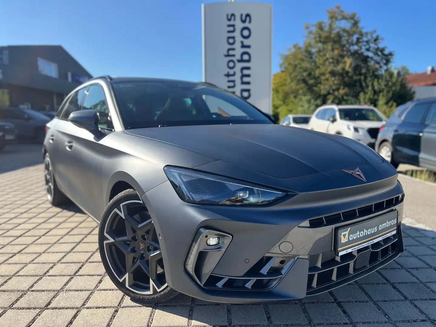 CUPRA Leon 2.0 ST VZ MATT*Sennheiser*AHK*ACC*Pano*+19Z Grau - 1