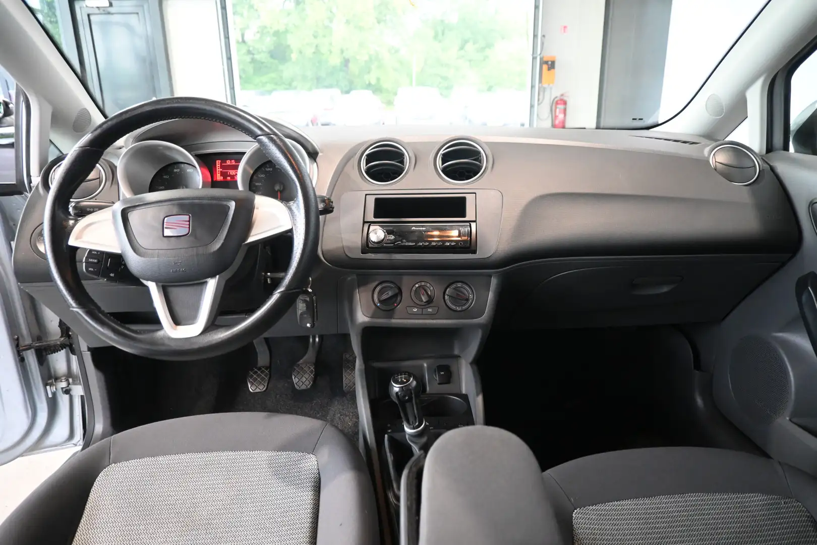 SEAT Ibiza 1.4 Stylance Airco Cruise Control Goed Onderhouden Grijs - 2