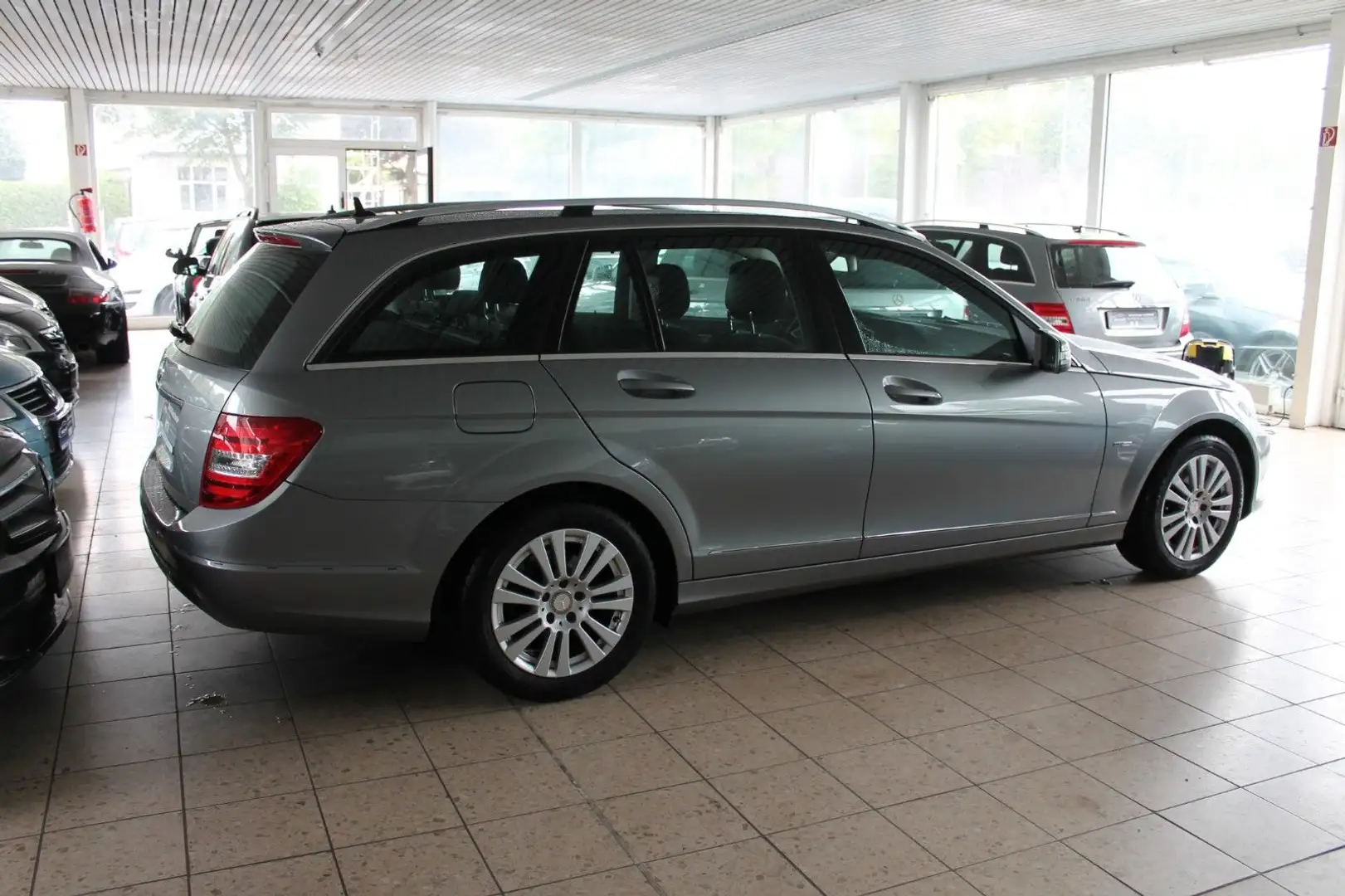 Mercedes-Benz C 180 C -Klasse T CGI BlueEfficiency Silber - 2