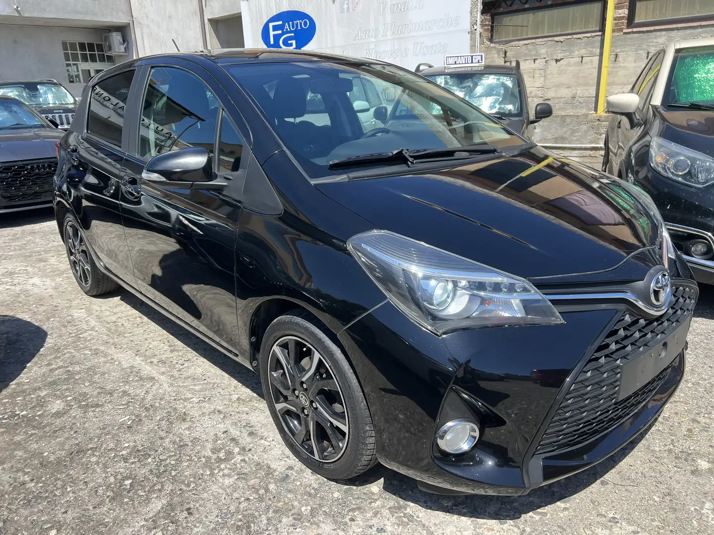 Toyota Yaris Yaris 5p 1.4 d-4d Style Noir - 2