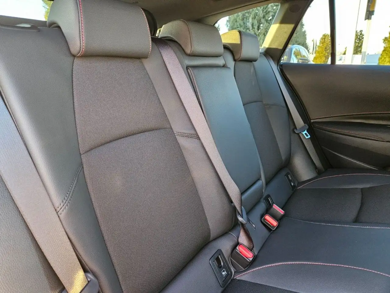 Toyota Corolla Touring s 2.0 GR Sport ACC+LED+Navi+SHZ 14