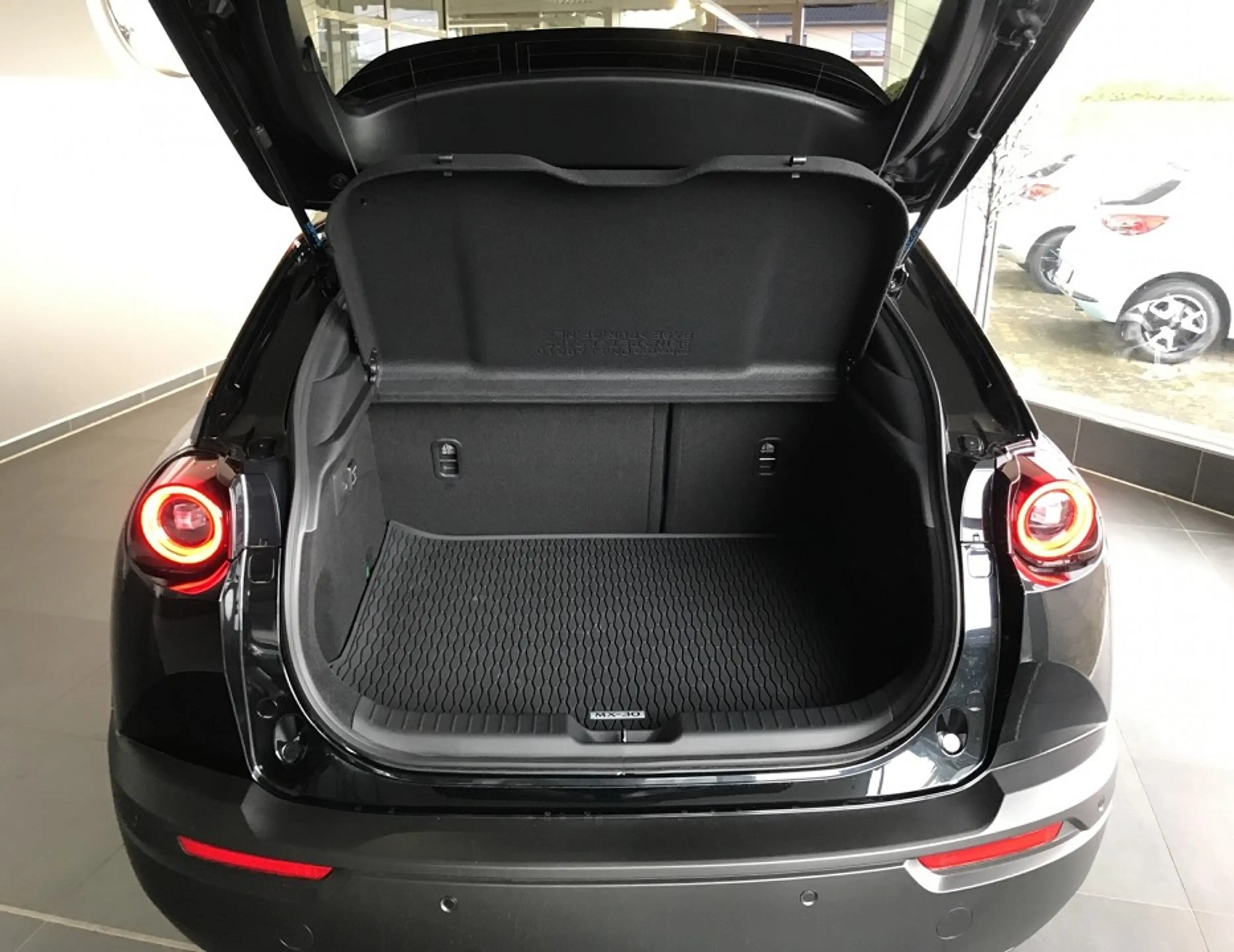 Mazda MX-30 MX-30 e-SKYACTIV R-EV ADVANTAGE IV — photo 8