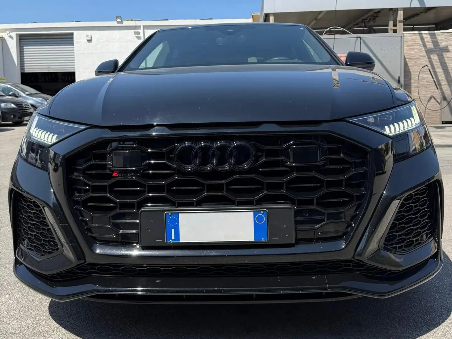 Audi RS Q8 Siyah - 2