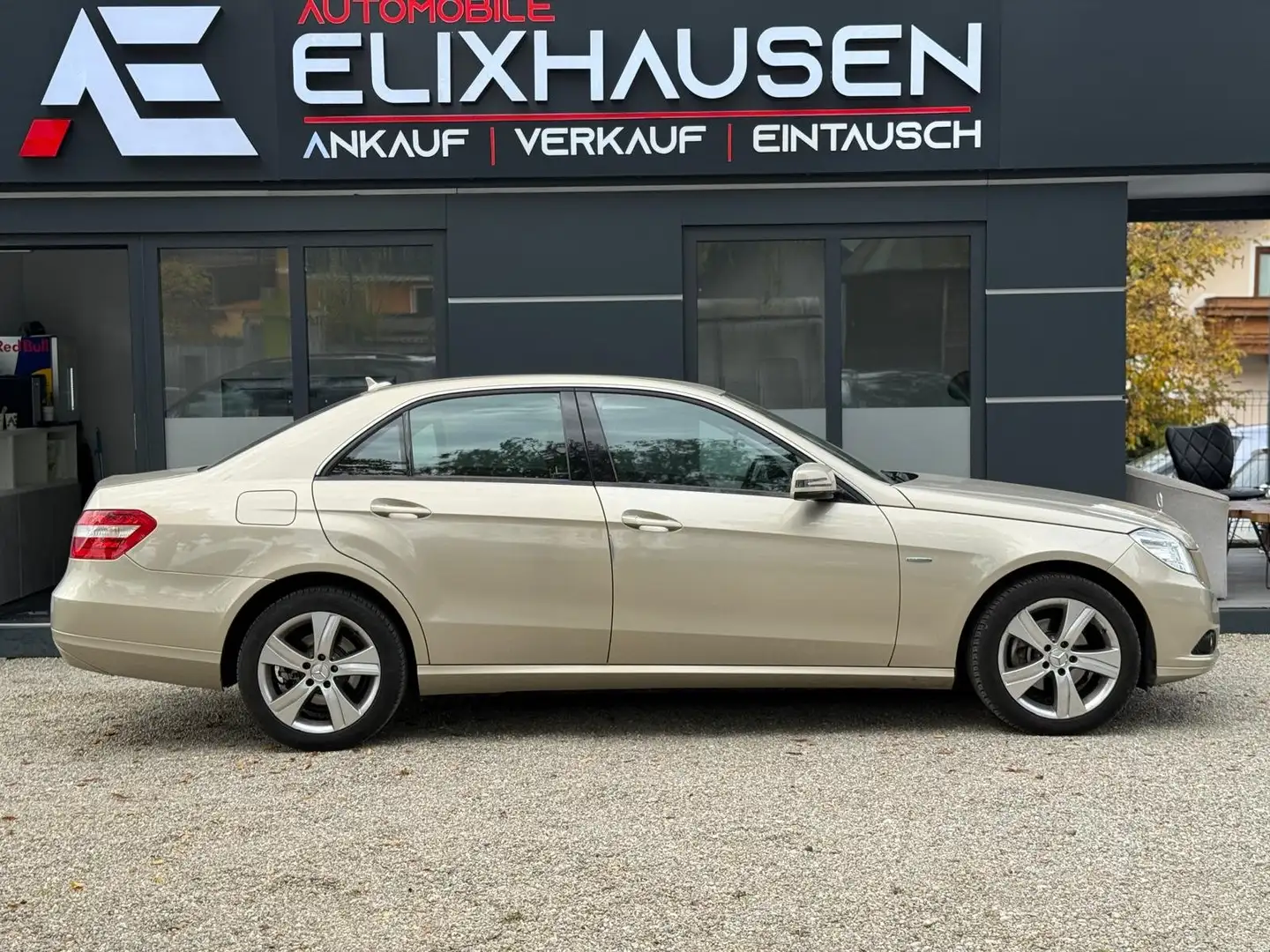 Mercedes-Benz E 220 E 220 CDI BlueEfficiency (212.002) Beige - 2