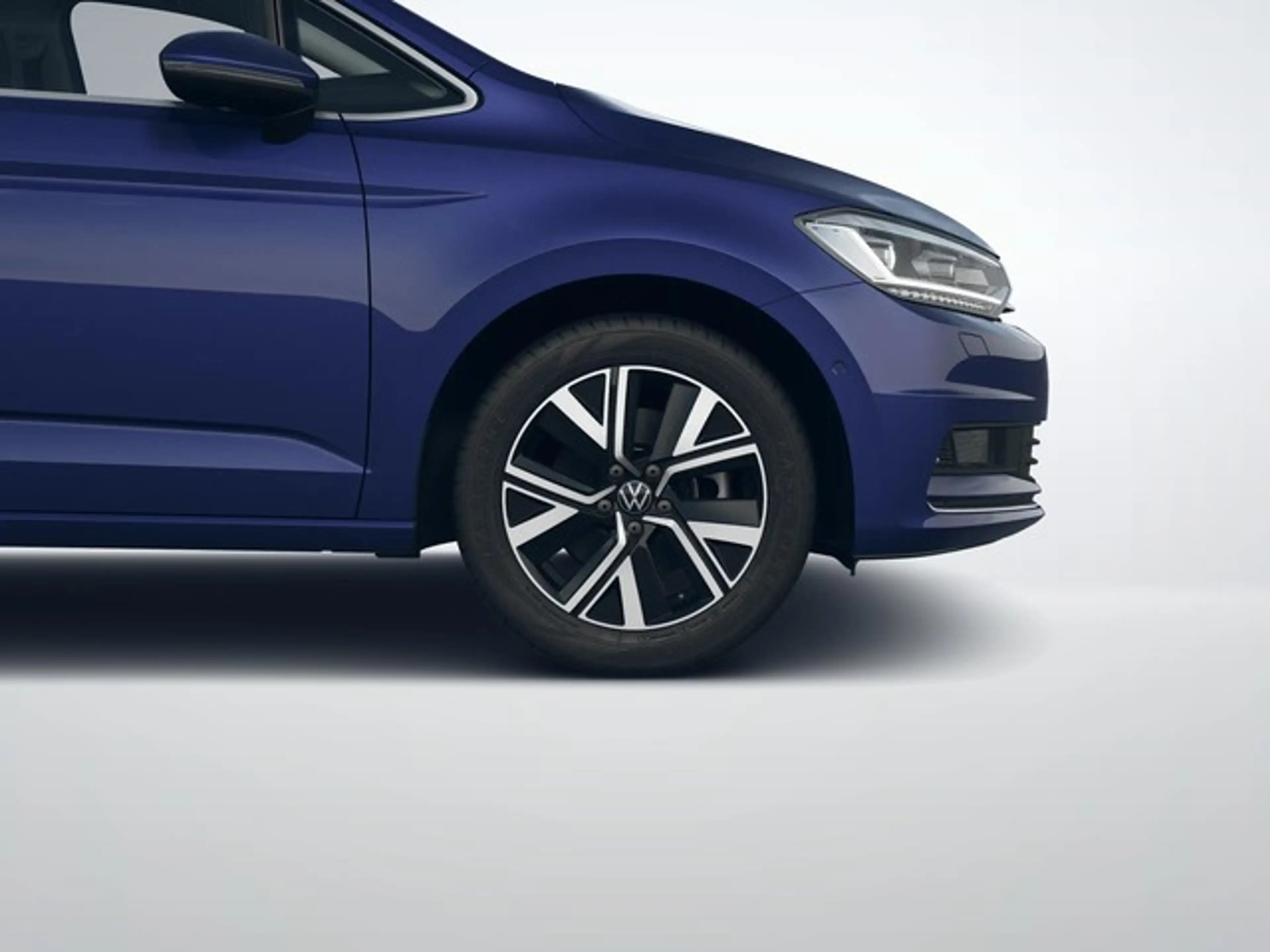 Volkswagen Touran Highline IQ DRIVE ACC AHK NAVI STANDH BEHEIZB F... — photo 6
