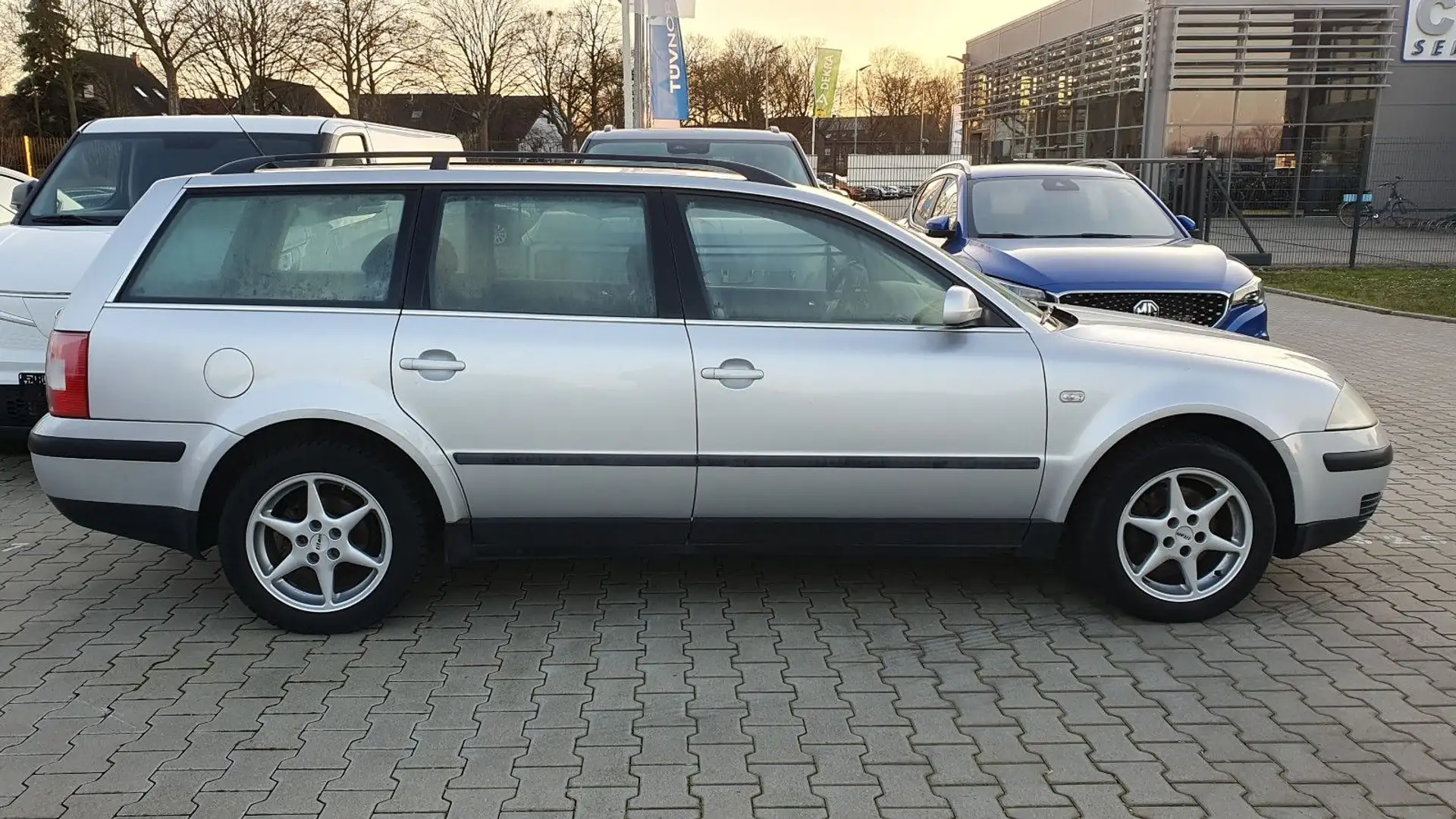 Volkswagen Passat Variant Export AHK für Wiederverkäufer Plateado - 2