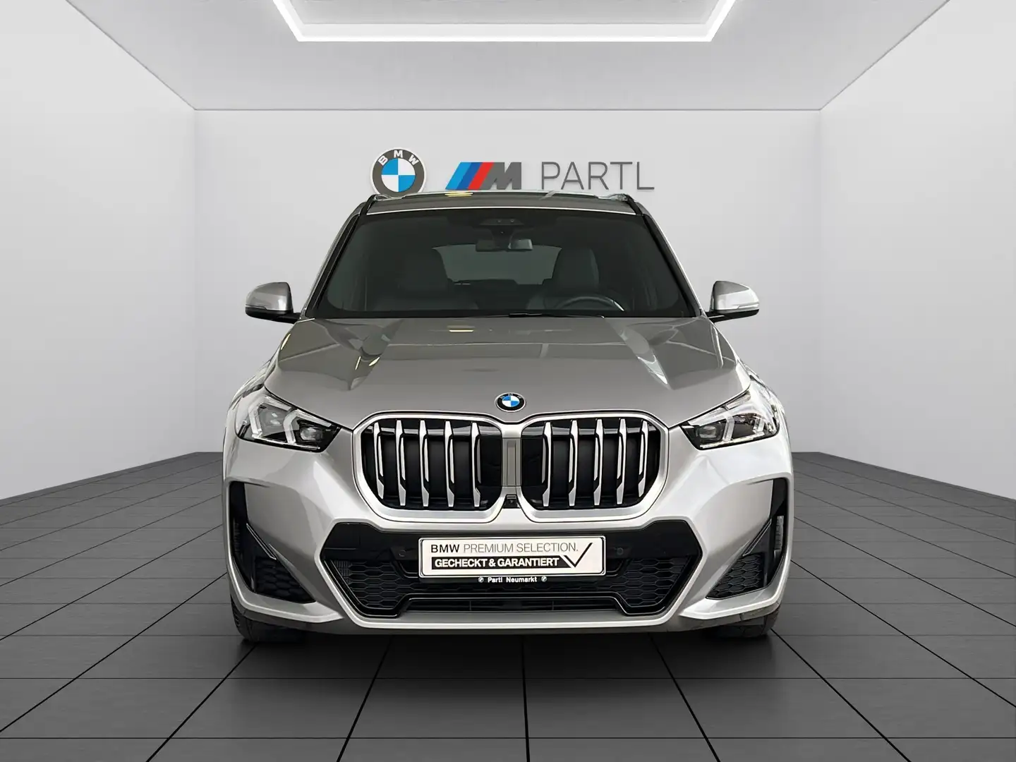 BMW X1 xDrive23d M-Sport ACC 360° HUD AHK Pano H/K Silber - 2