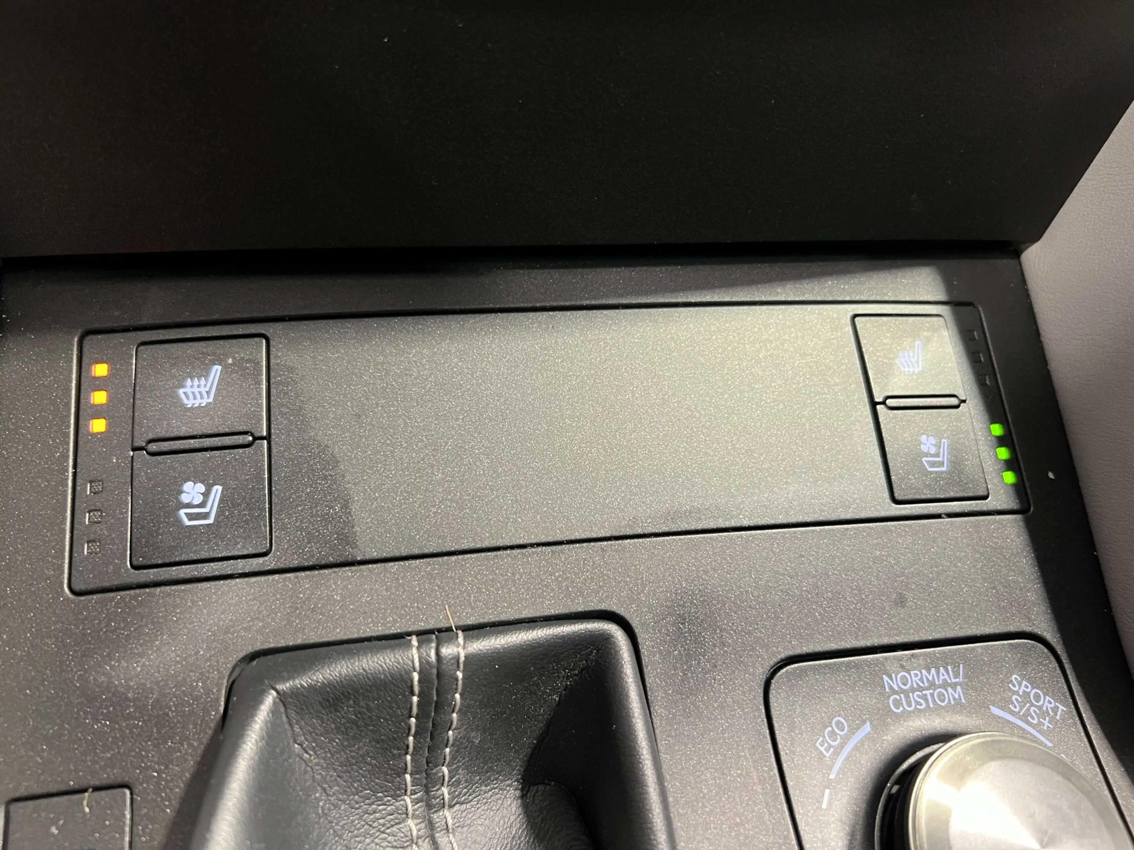 Lexus RC 300h F SPORT Line | Navigatie | LM Velgen 19" | Voorsto — photo 12