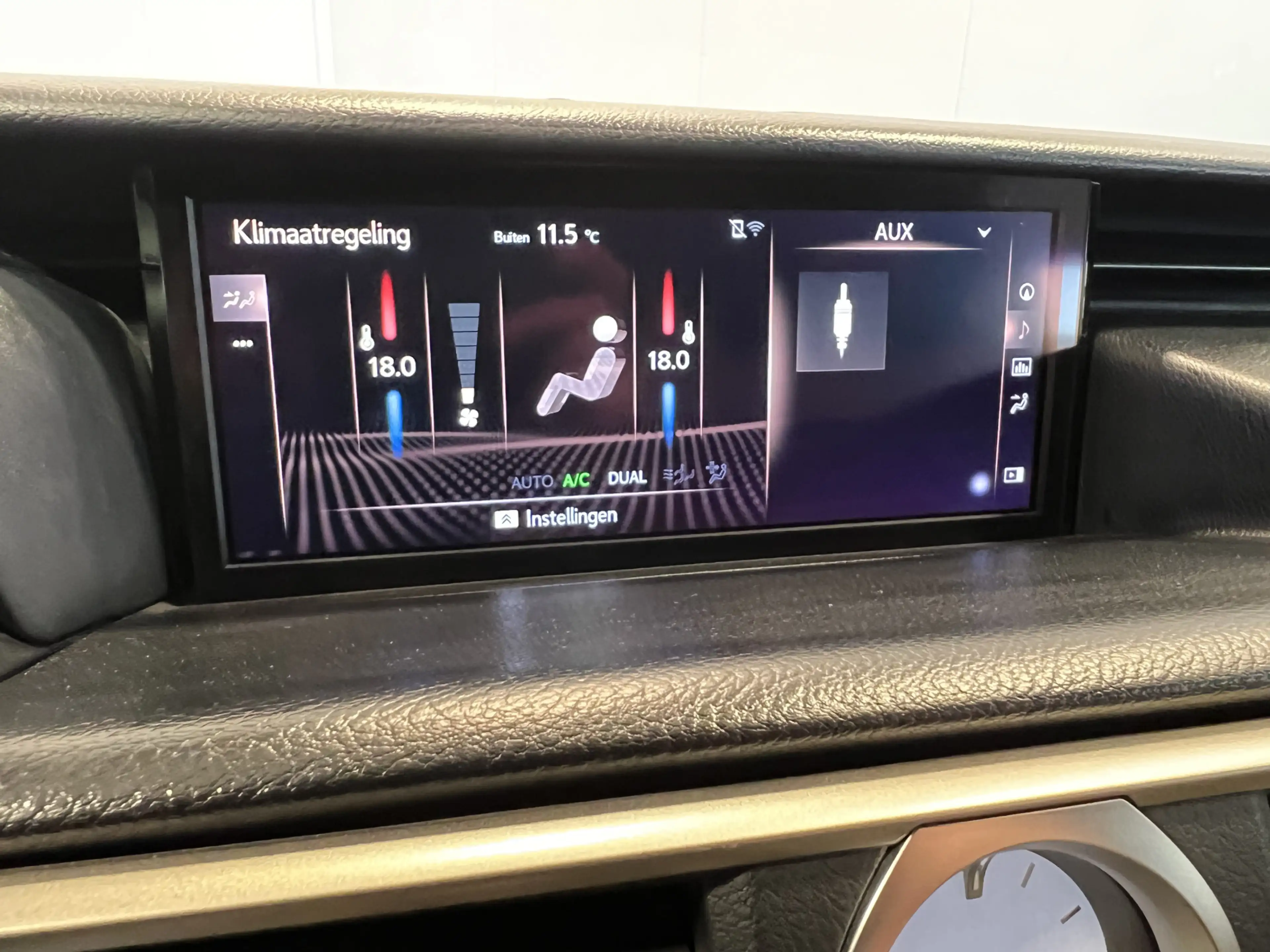 Lexus RC 300h F SPORT Line | Navigatie | LM Velgen 19" | Voorsto — photo 14