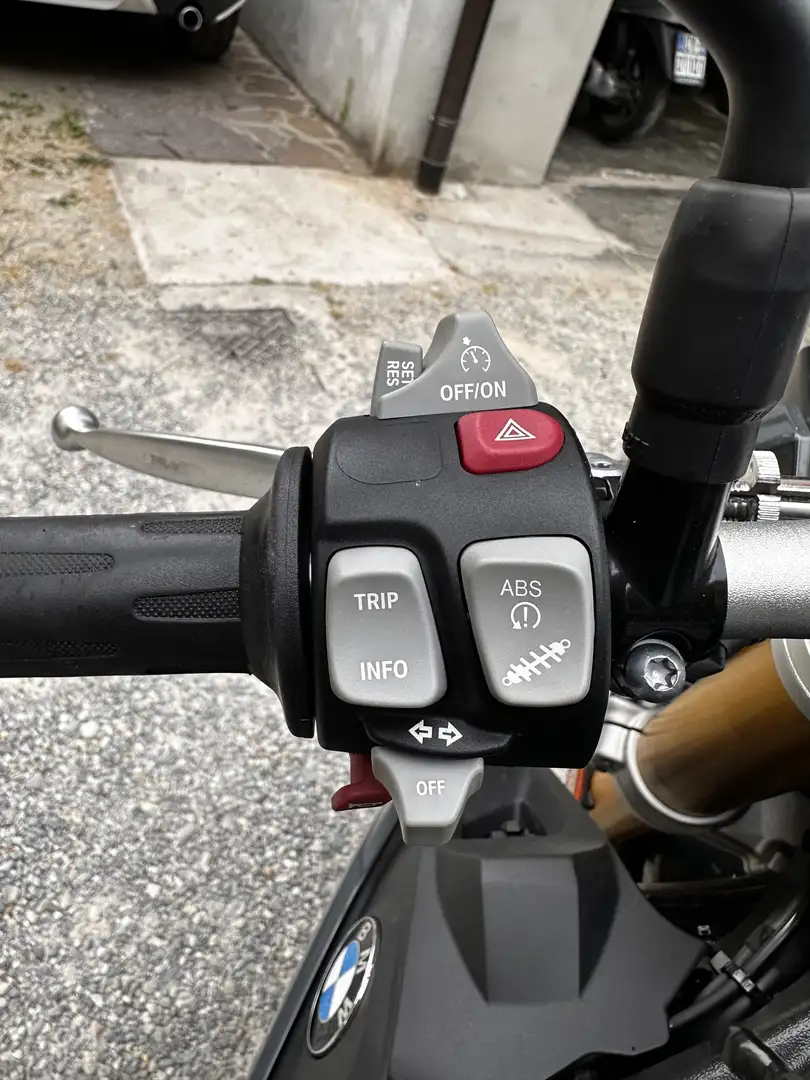 BMW S 1000 R Catalan Grey - 1