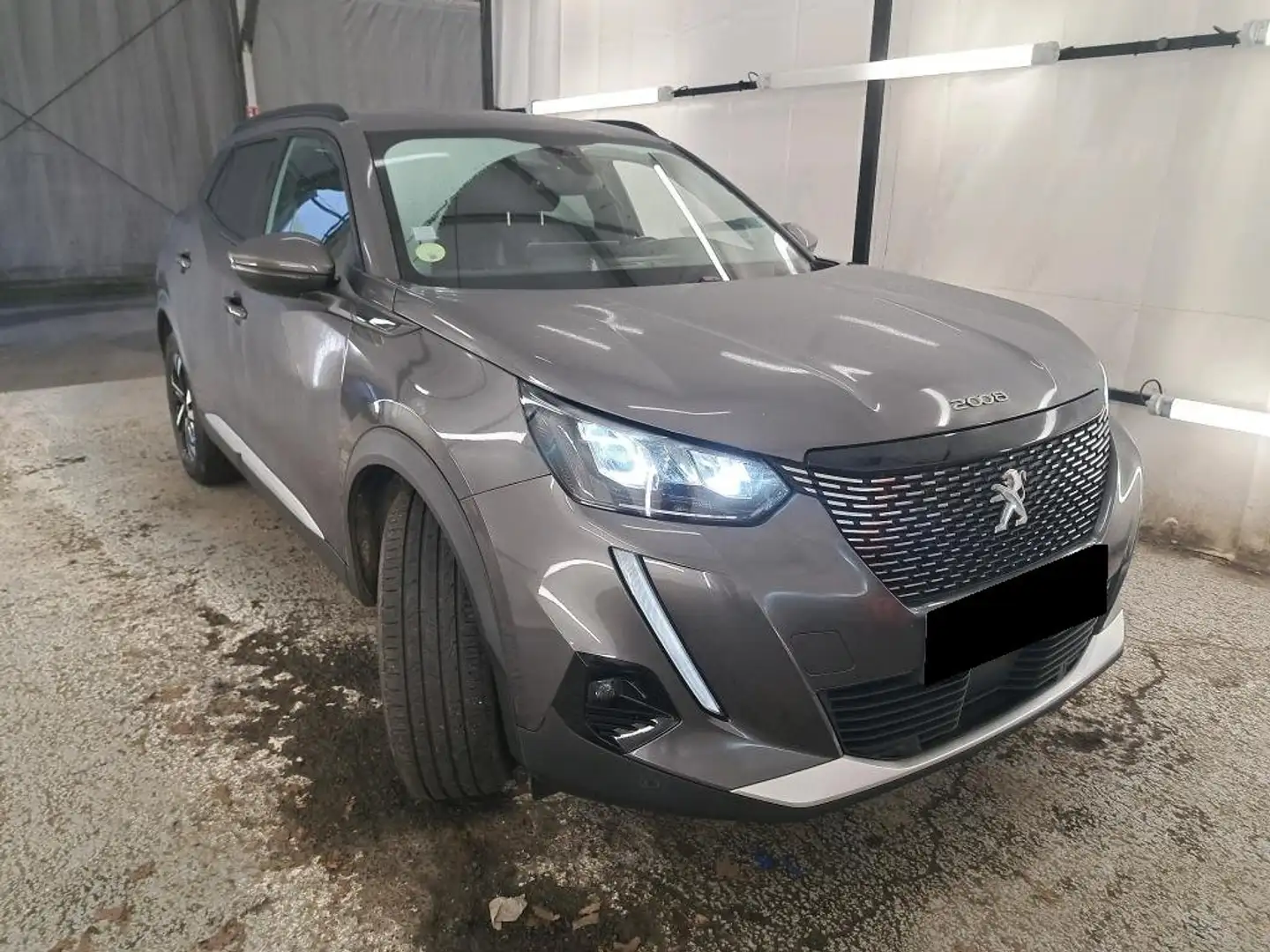 Peugeot 2008 2008 1.5 BlueHDI Allure LED I-Cockpit Grau - 2