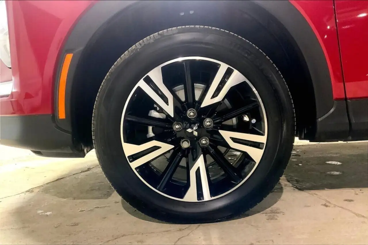 Mitsubishi Eclipse Cross снимка Mitsubishi Eclipse Cross