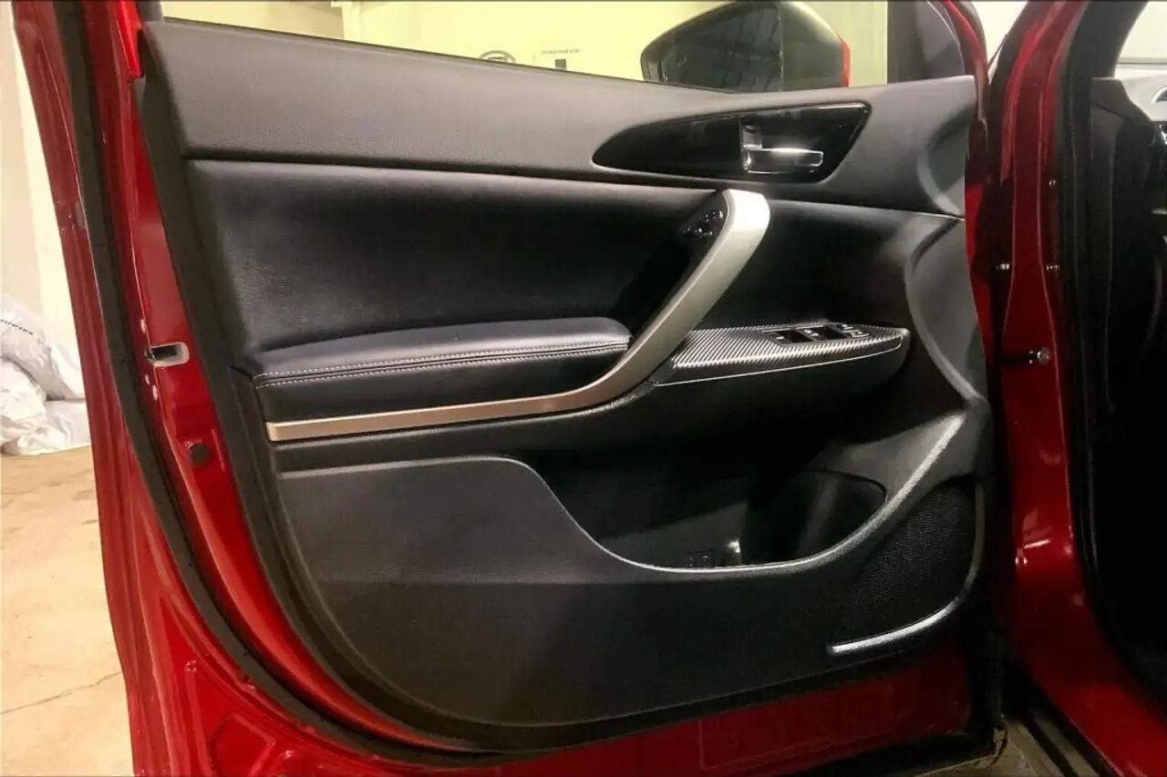 Mitsubishi Eclipse Cross снимка Mitsubishi Eclipse Cross