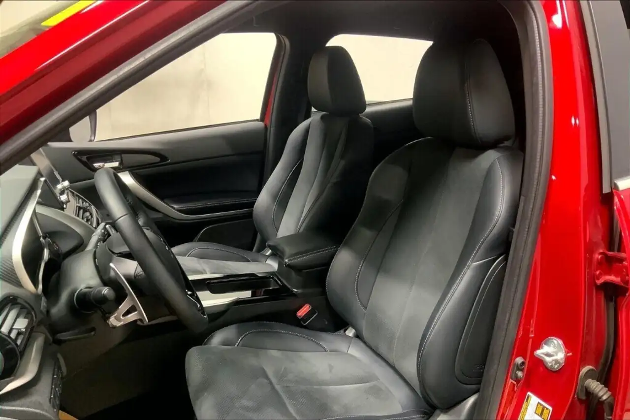 Mitsubishi Eclipse Cross снимка Mitsubishi Eclipse Cross