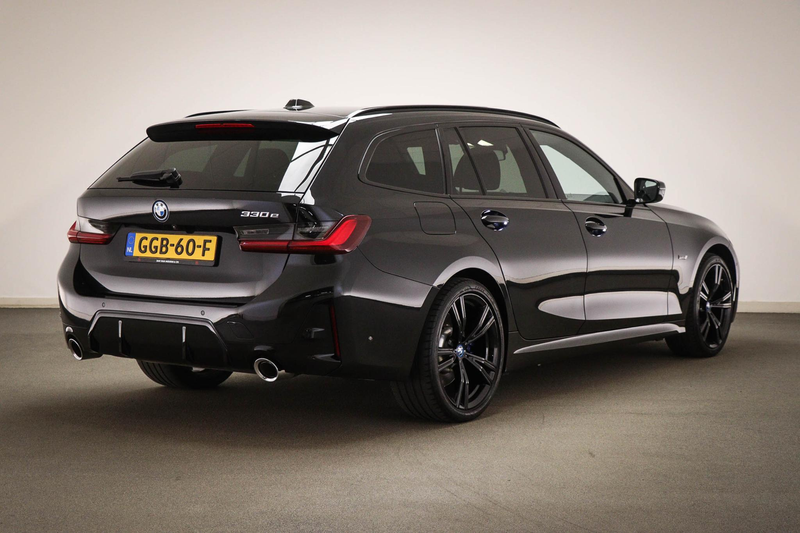 BMW 330 3-serie Touring 330e M-Sport | SOH 95% | PANORAMAD — photo 2