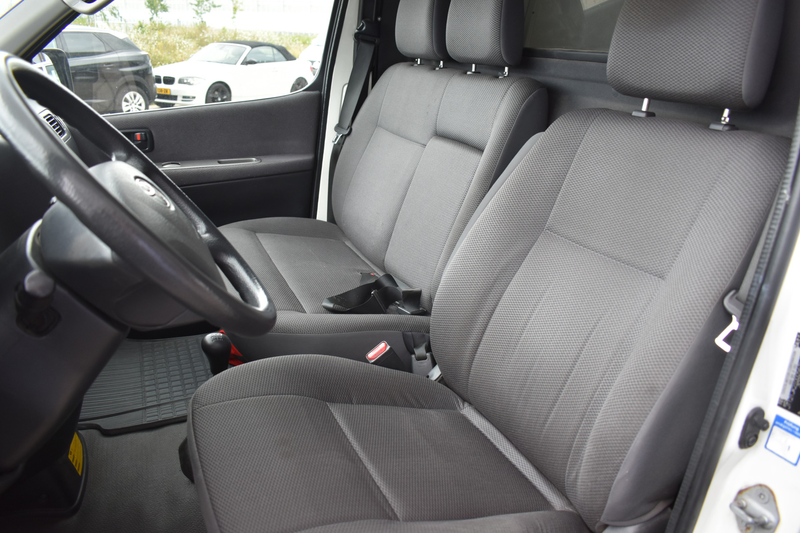 Toyota Hiace 2.5 D-4D LWB dealer onderhouden — photo 8