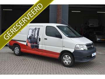 2.5 D-4D LWB dealer onderhouden