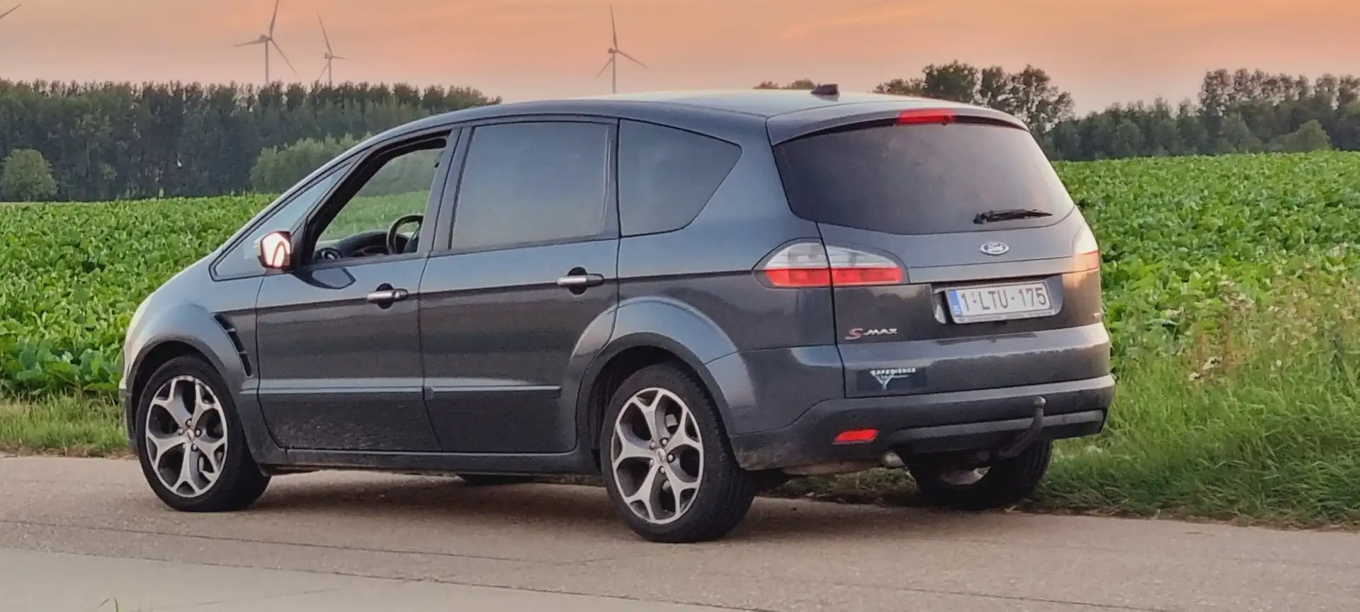 Ford S-Max S-Max 2.0 TDCi DPF Aut. Ambiente Černá - 1