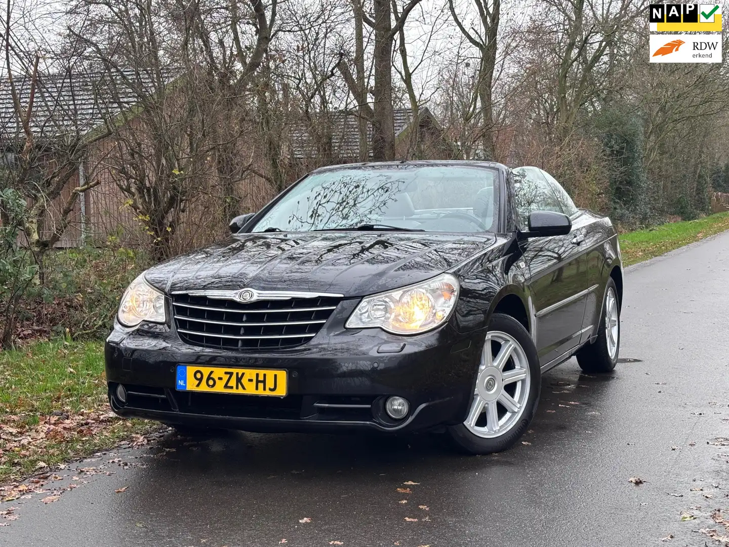 Chrysler Sebring Cabrio 2.7 Touring | Automaat + Cabrio Nu € 4.950, Černá - 1