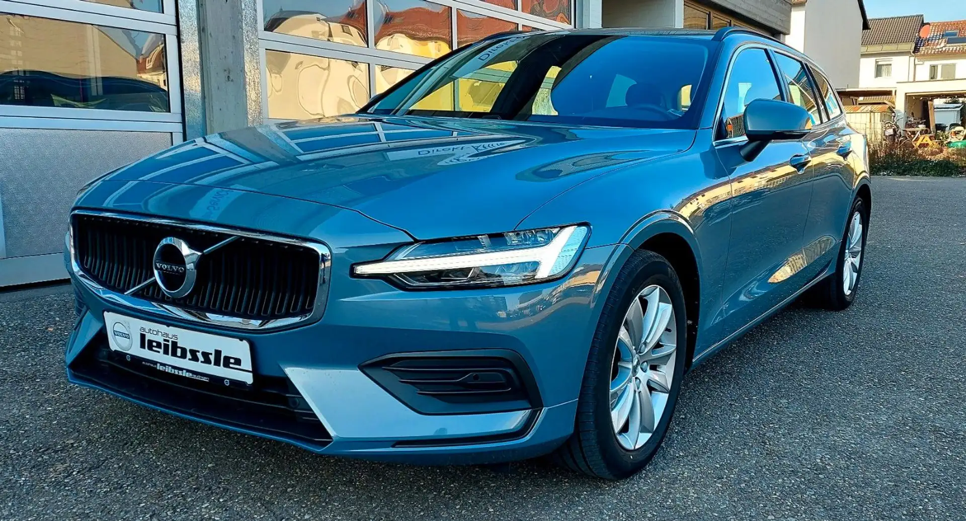 Volvo V60 B4 Diesel Momentum Pro Automatik Grau - 2