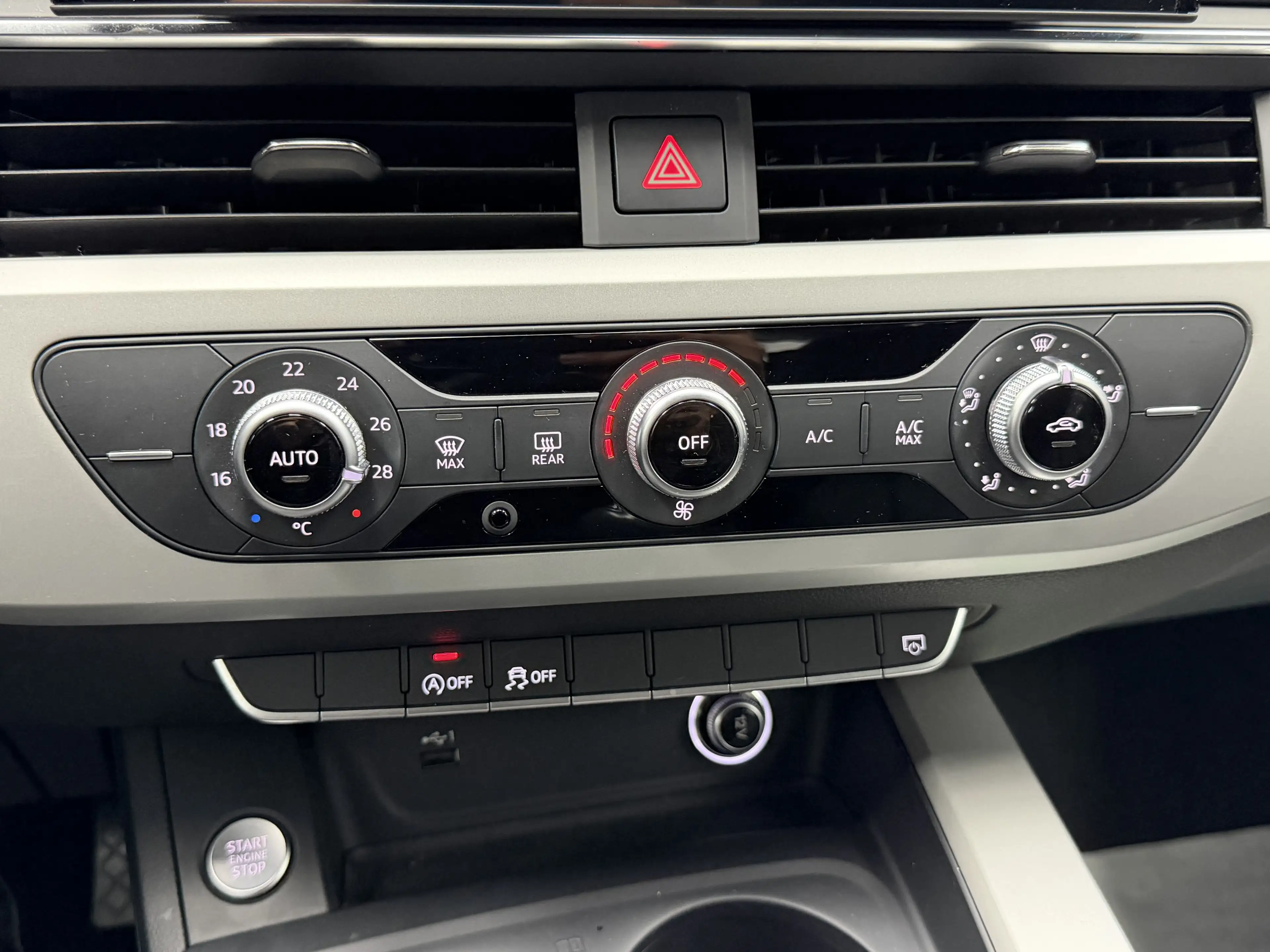 Audi A4 Avant 30 TDi * 1ER PROP + GPS + TVA + GARANTIE * — photo 15