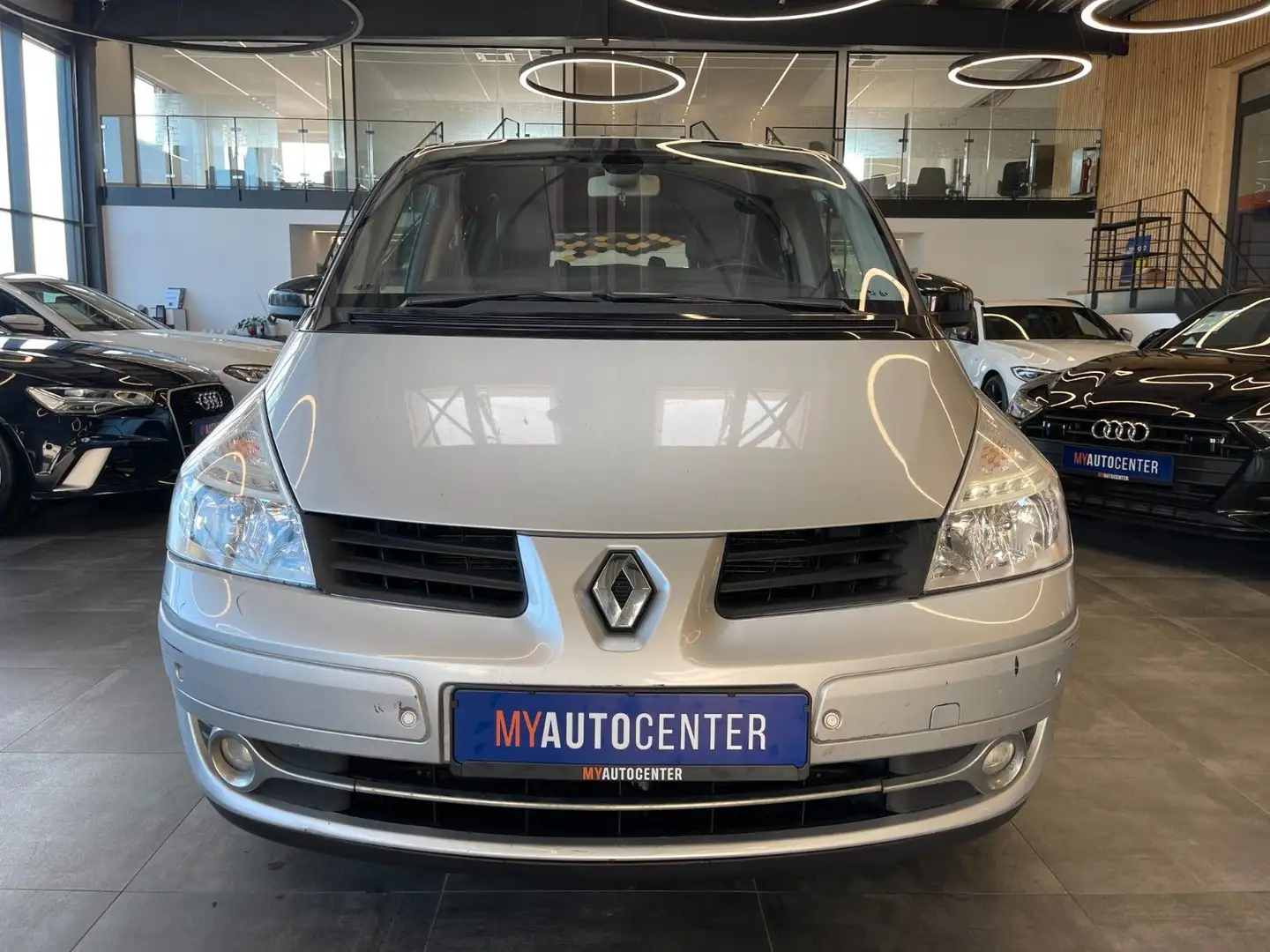 Renault Espace IV Celsium Aut. 2.0 dci*NAVI*KLIMAAUT*PDC Grigio - 2