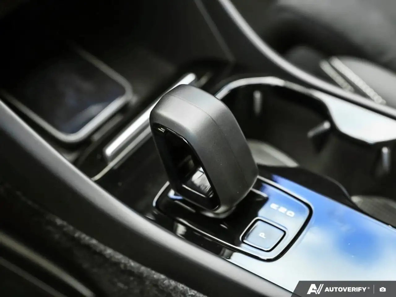 Volvo EX40 снимка Volvo EX40