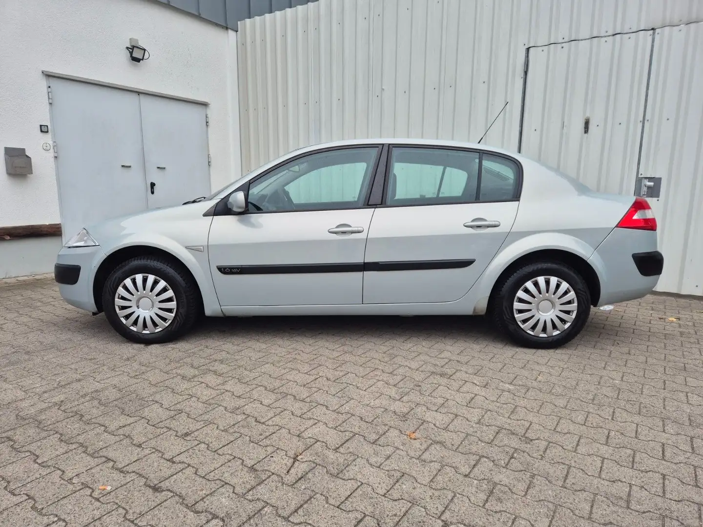 Renault Megane Dynamique 1.6 16V --- TÜV 10/2026 --- Argent - 2
