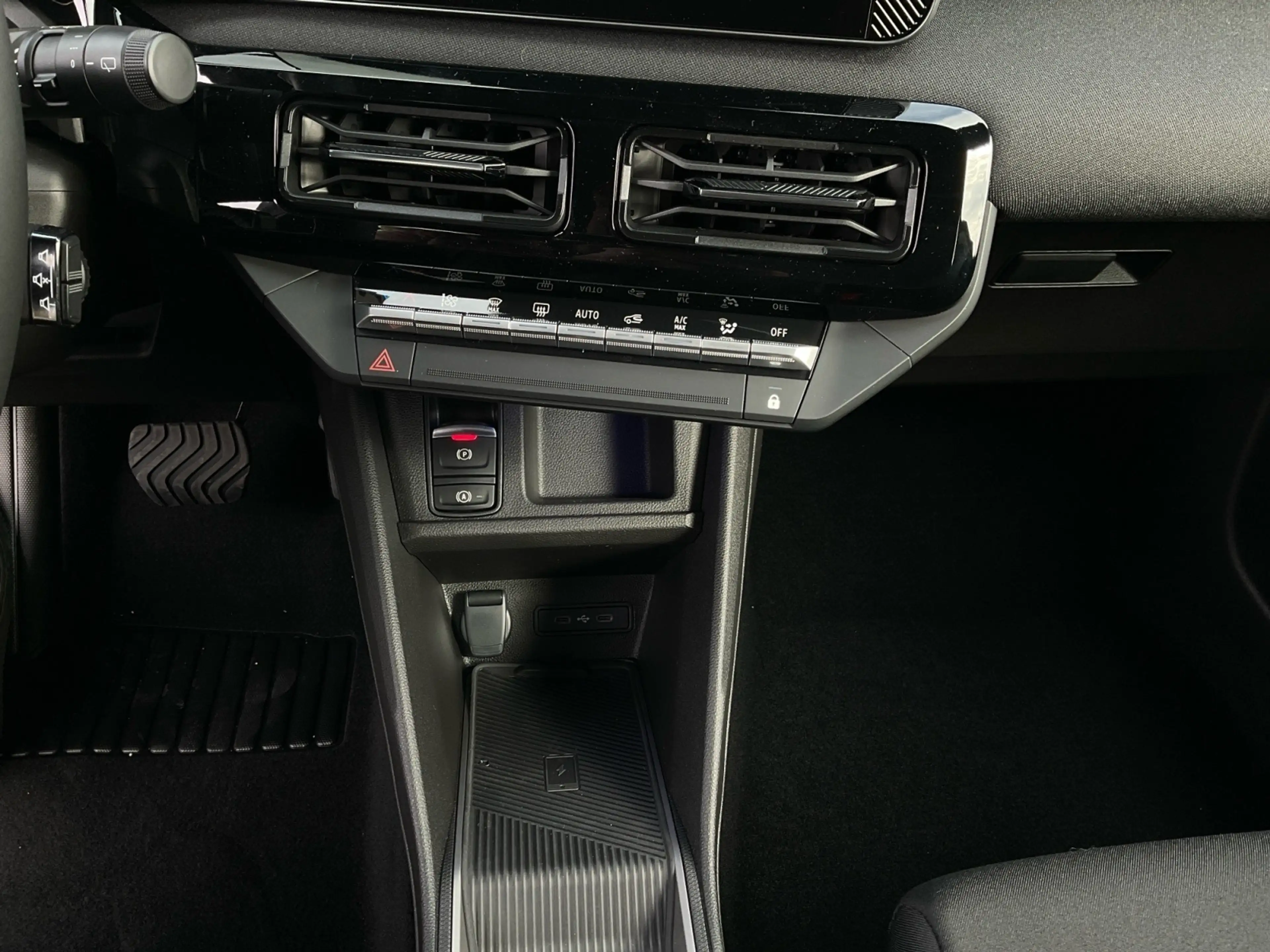 Nissan Micra BEV Advance 52 kWh — photo 10