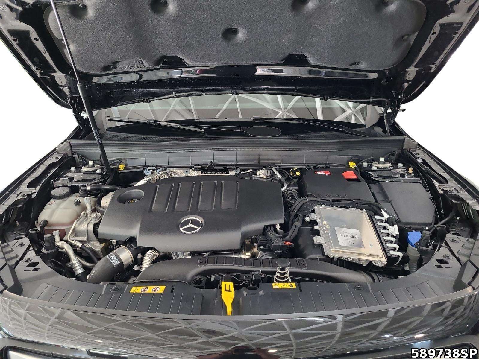 Mercedes-Benz GLB 220