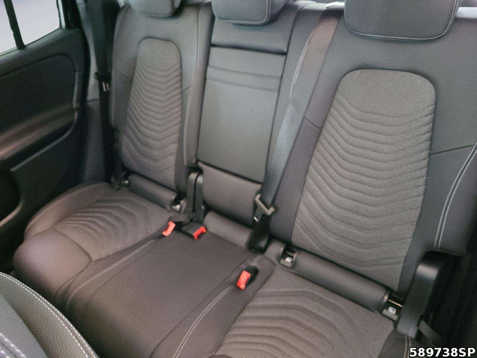 Mercedes-Benz GLB 220