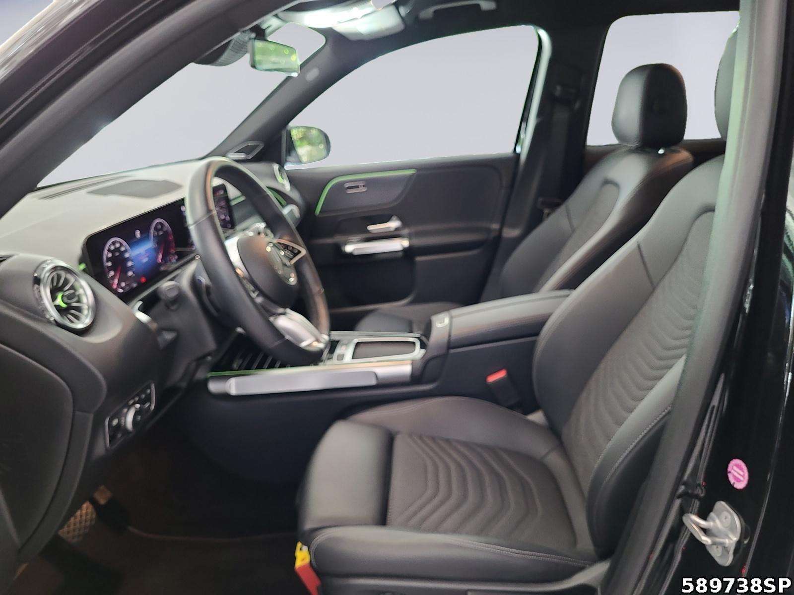 Mercedes-Benz GLB 220