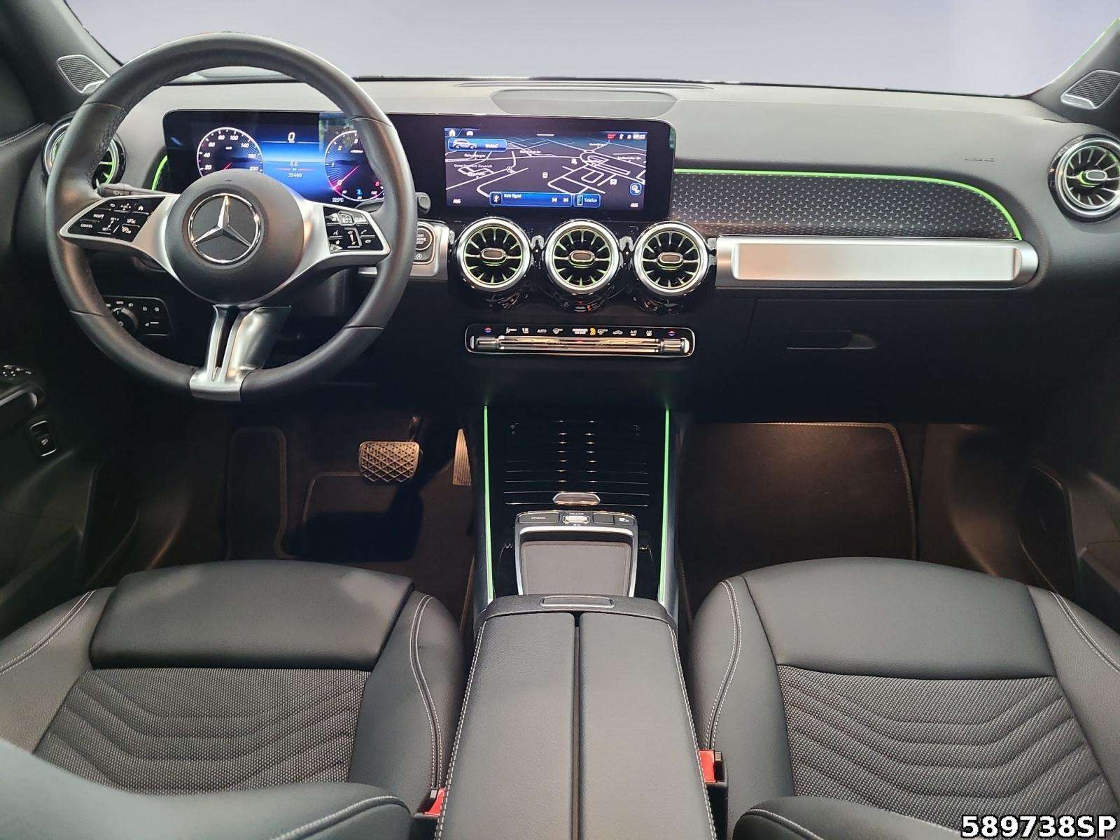 Mercedes-Benz GLB 220