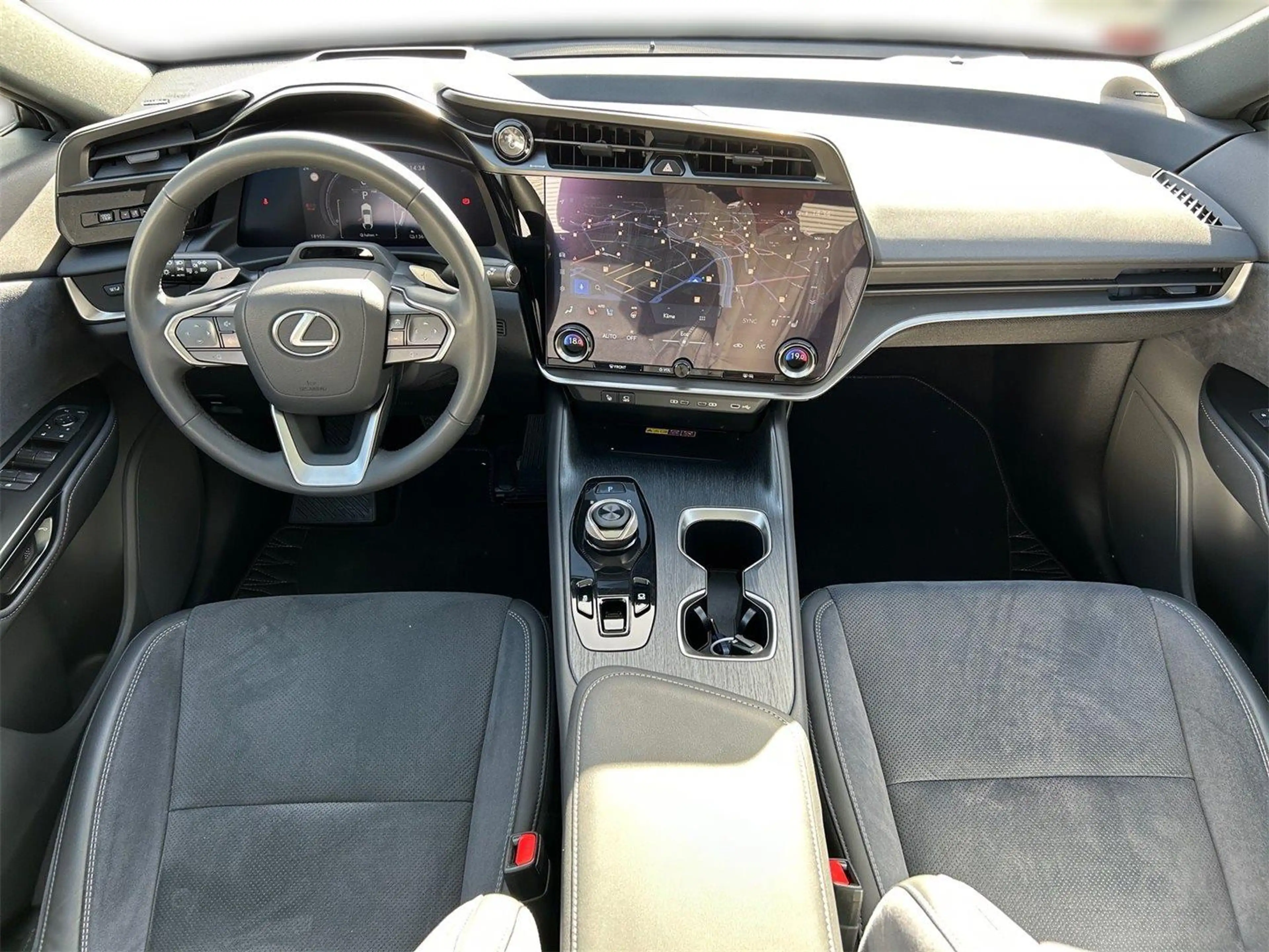 Lexus RZ 450e Luxury Paket 71,4kWh Aut. — photo 10
