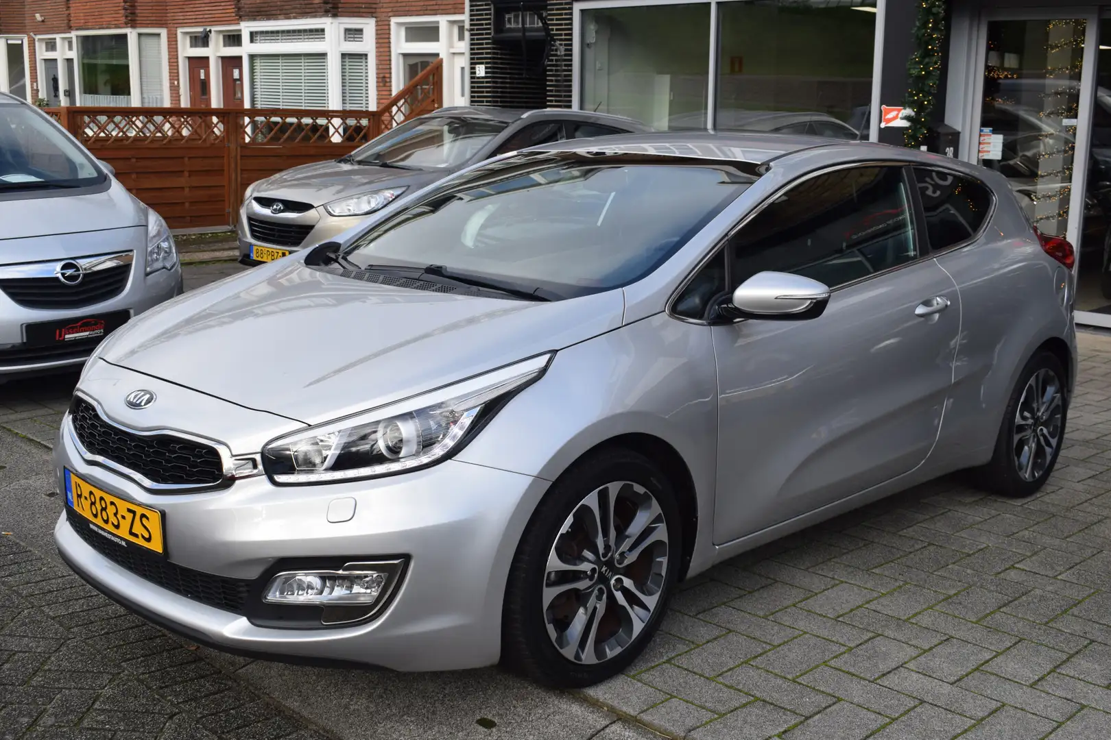 Kia ProCeed / pro_cee'd 1.6 GDI ExecutiveLine PDC Camera Stoelverwarming S Grigio - 2