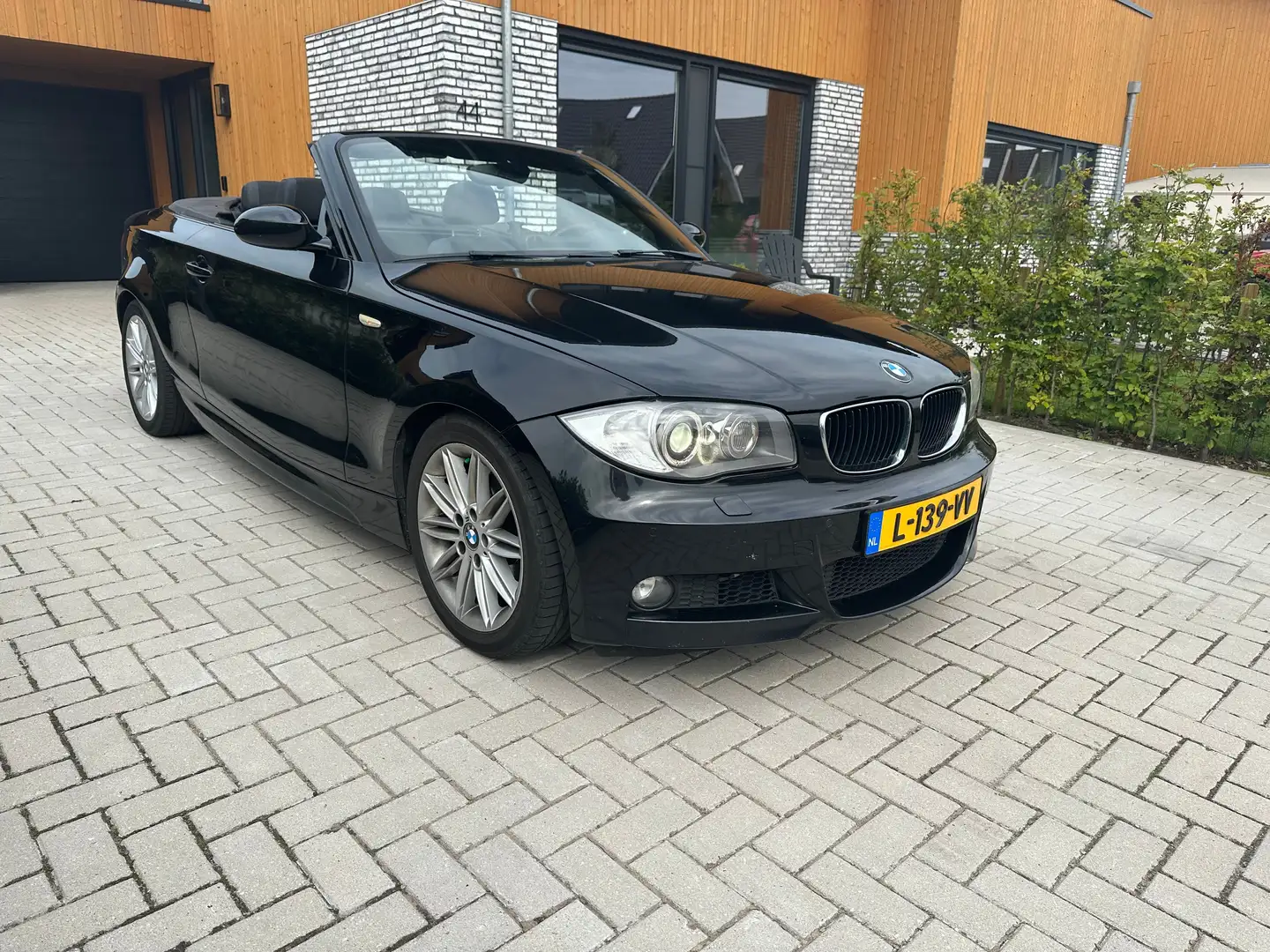 BMW 125 BMW 1-serie Cabrio 125i AUT High Exec M Pakket Negru - 2